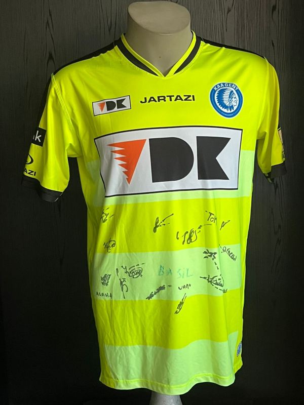 Matchworn gesigneerd KAA Gent shirt Nicklas Pedersen + Hele team