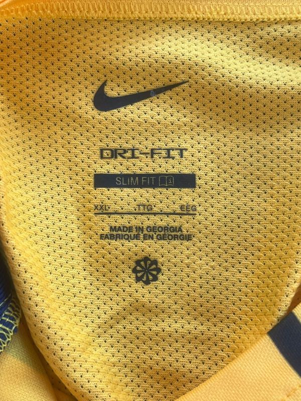 Signed home shirt Brighton and Hove Albion Mats Wiefer 