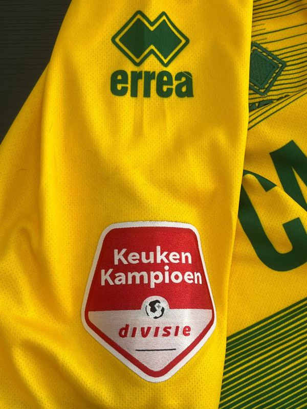 Matchworn en gesigneerd Ado den Haag shirt Hervé Matthys
