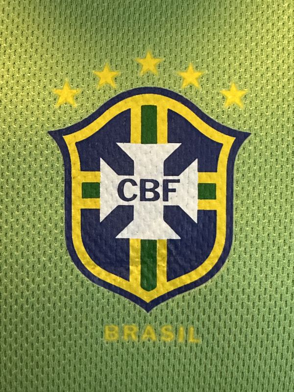Match worn goalkeeper shirt Brazil Heurelho Gomes