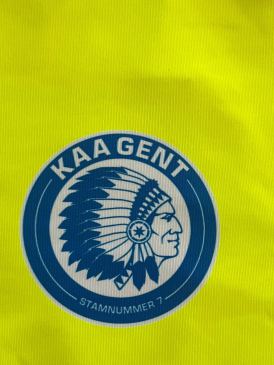 Matchworn gesigneerd KAA Gent shirt Nicklas Pedersen + Hele team