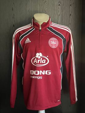 Worn training top Denmark  Lasse Schöne